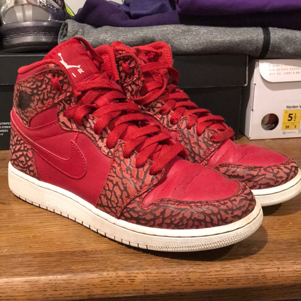 Jordan 1 Red Elephant